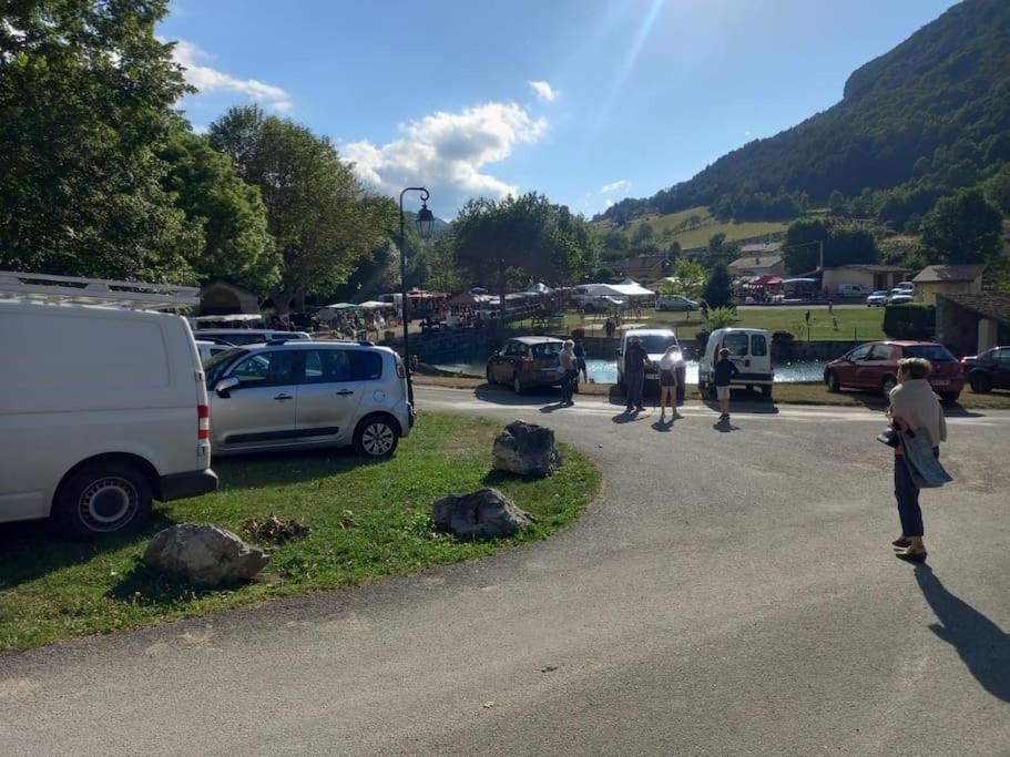 Gite L'Enclos O Rendez-Vous Roquefeuil-Pays De Sault- Avec Jardin Bagian luar foto