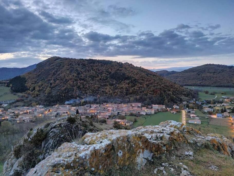 Gite L'Enclos O Rendez-Vous Roquefeuil-Pays De Sault- Avec Jardin Bagian luar foto